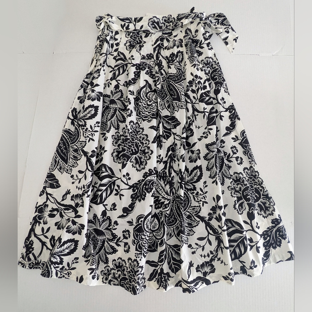 Talbots Women's Floral Print Black and White Cotton Maxi Skirt Size 6 NWT